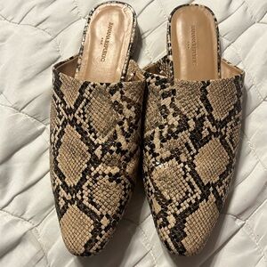 Banana Republic Snakeskin Mules, size 8